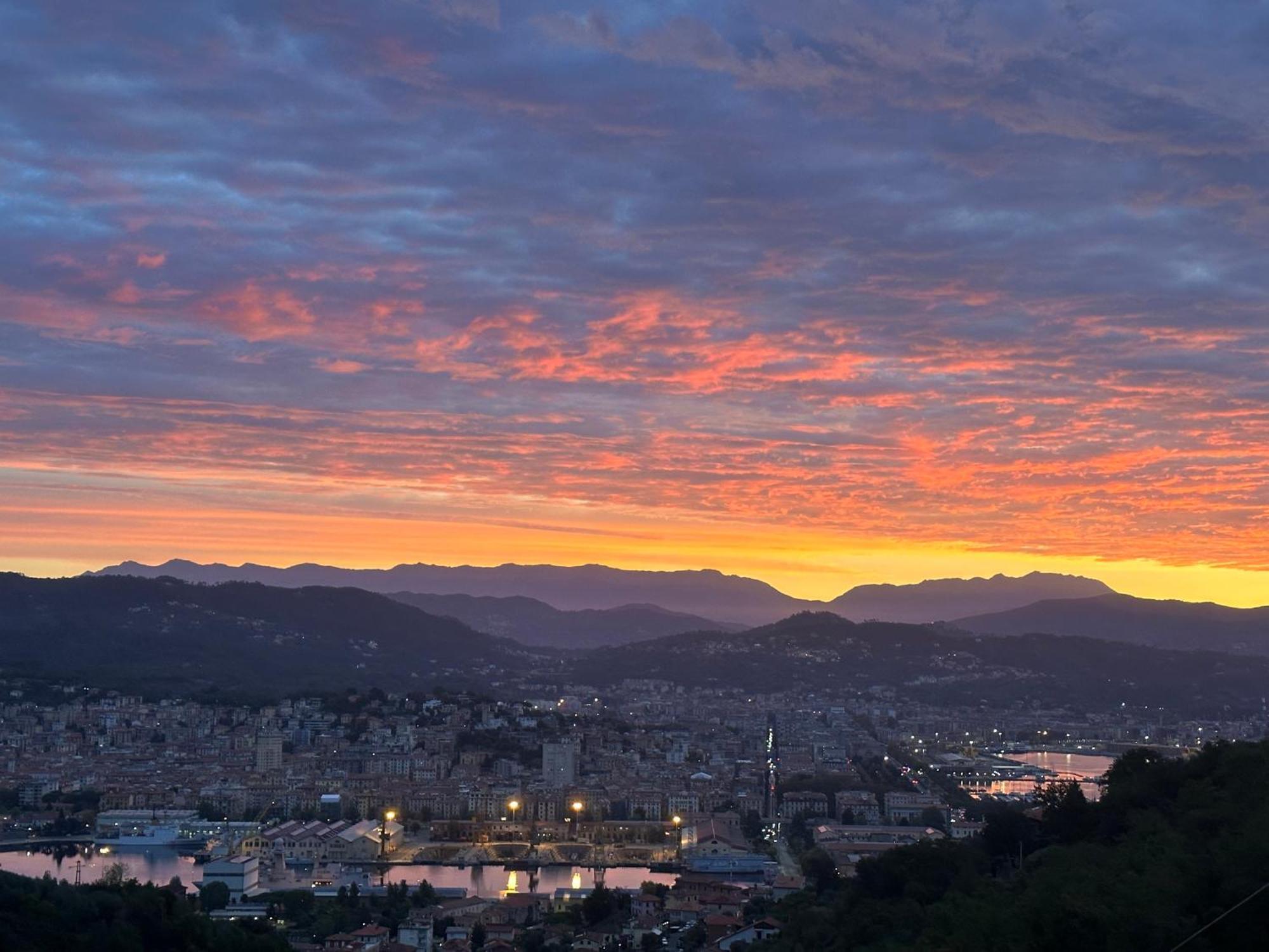 Affittacamere Via Prione La Spezia Bagian luar foto